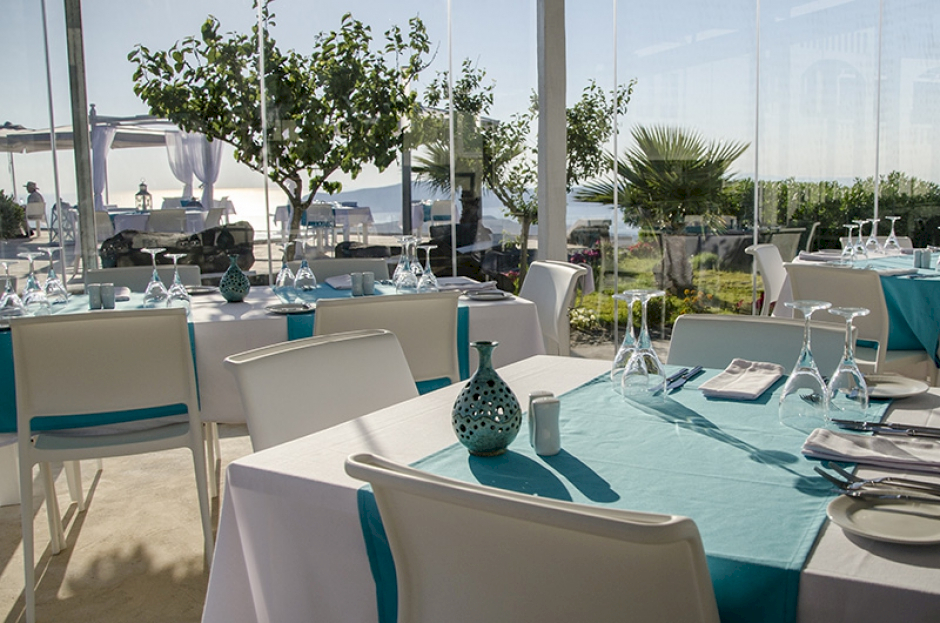 Restaurant wedding venues and reception on Santorini island in Greece: свадьба на санторини, свадебное агентство Julia Veselova - Фото 3