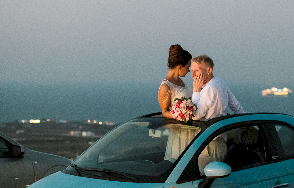 Renting a car on Santorini island: свадьба на санторини, свадебное агентство Julia Veselova - Фото 3